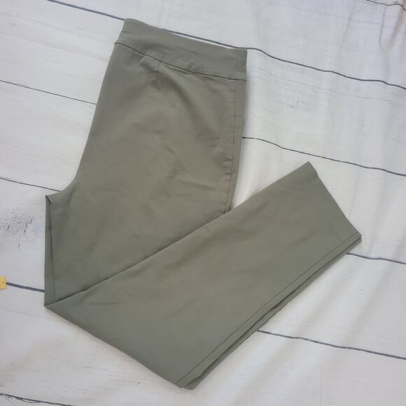 Chico’s Size 3 US 14/16 Olive Fabulously Slimming Pull On Tapered Pants - Picture 2 of 9